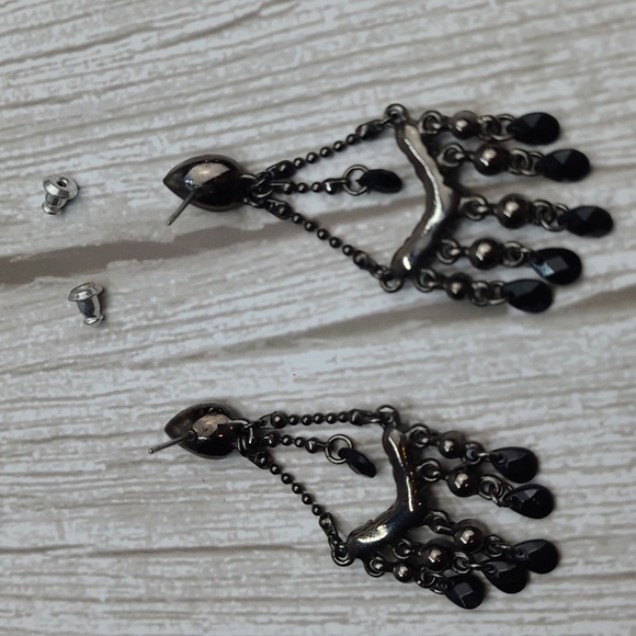 BLACK BEADED DANGLING CHANDLER PIERCED EARRINGS - Picture 7 of 8